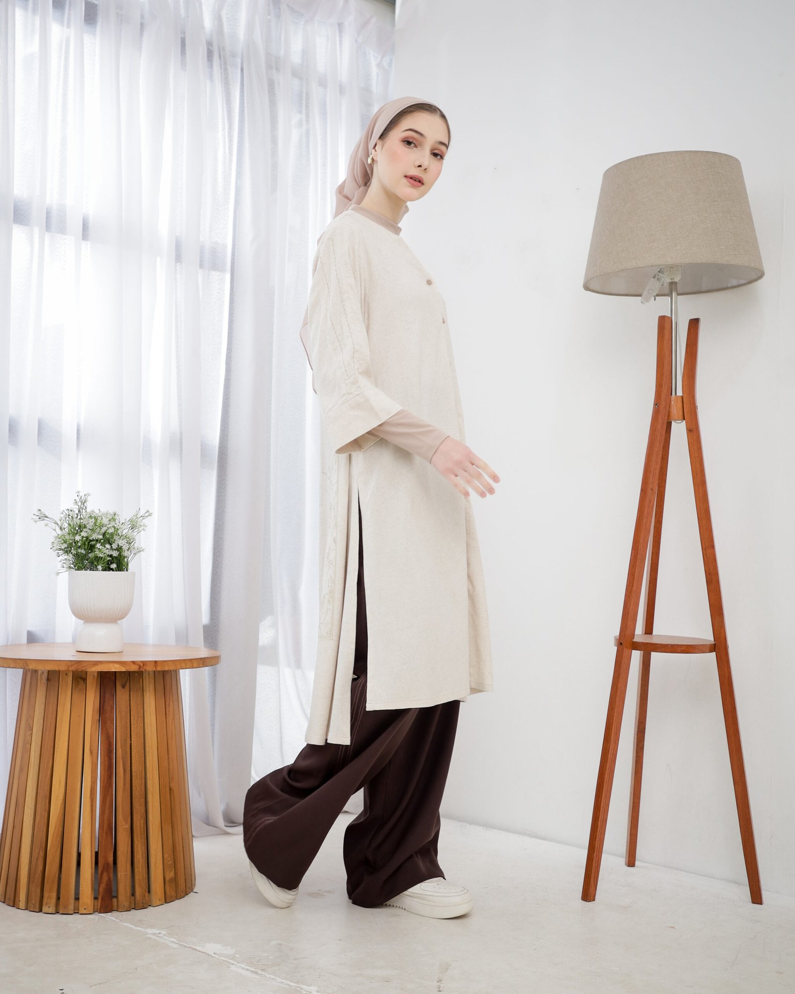 Ivory Verves Tunic - Gambar 2